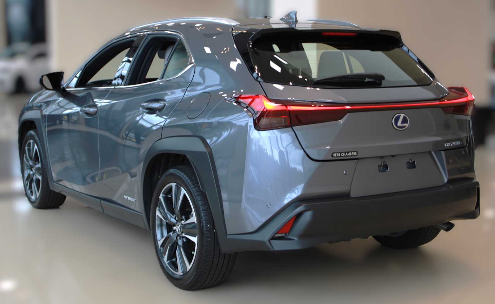 2021 Lexus UX 250h photo 3