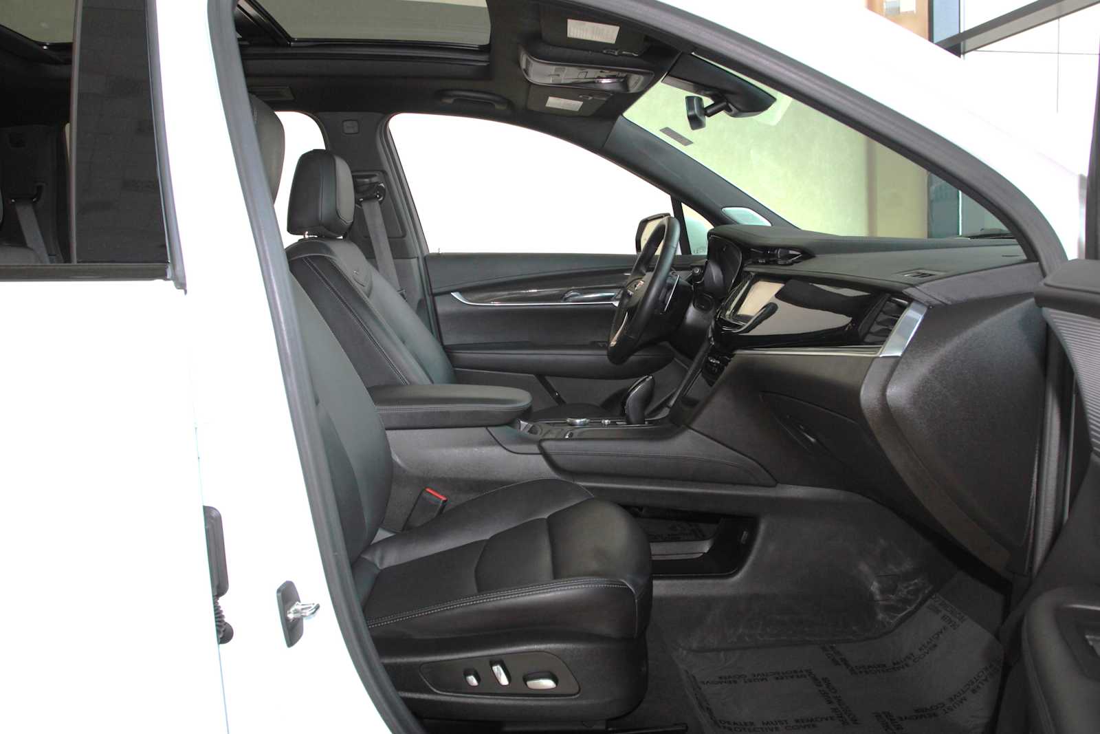 used 2023 Cadillac XT6 car, priced at $40,497