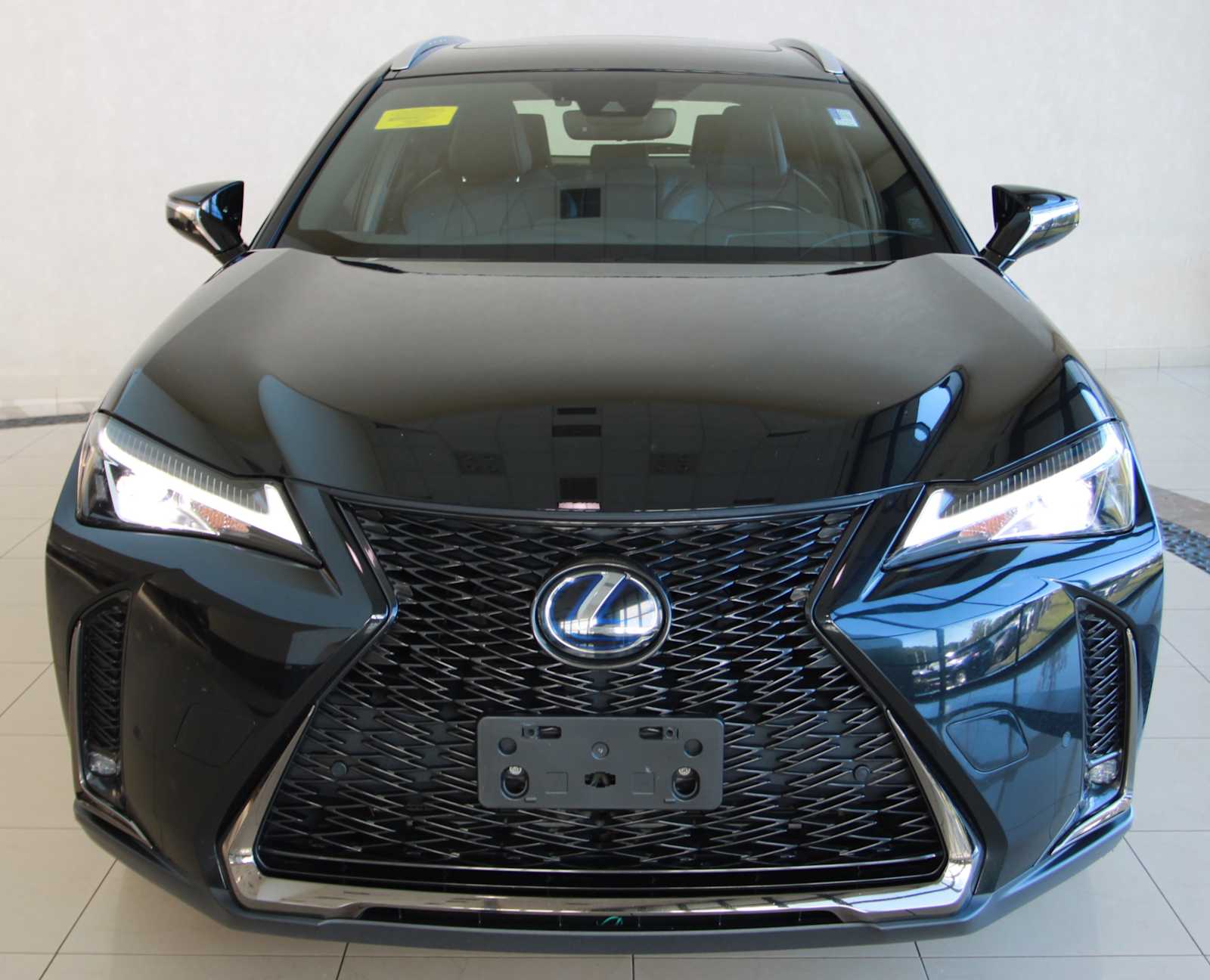 2019 Lexus UX 250h F SPORT photo 2