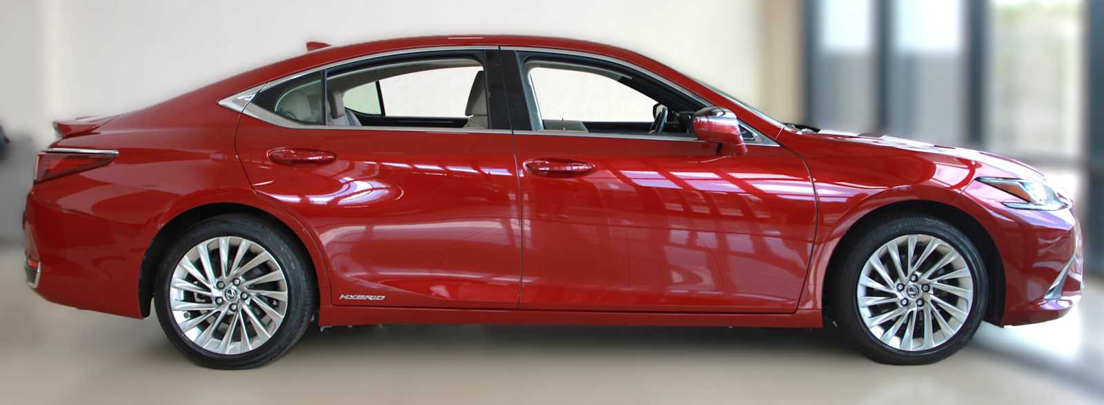 used 2019 Lexus ES 300h car, priced at $23,497