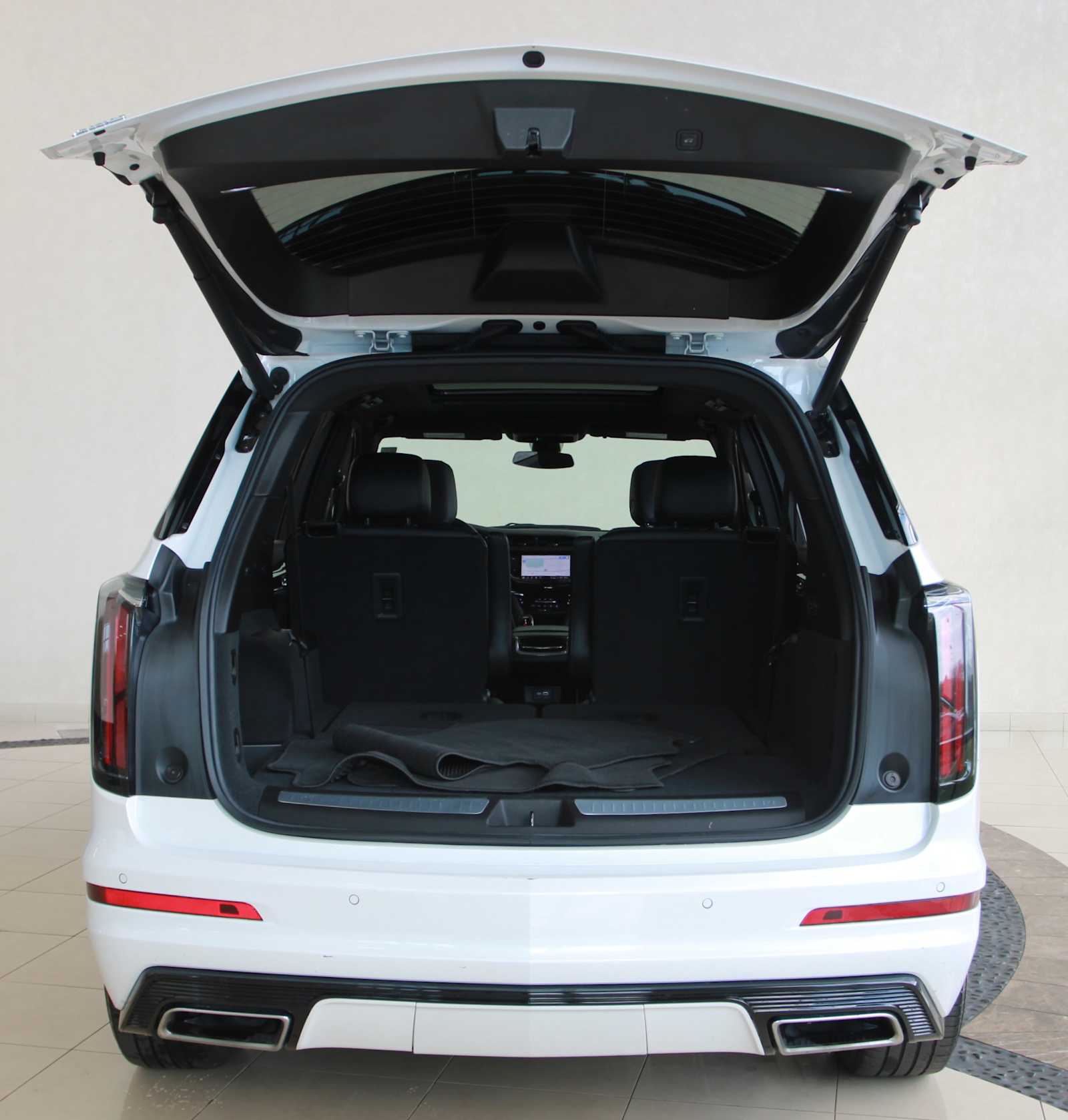 used 2023 Cadillac XT6 car, priced at $40,497