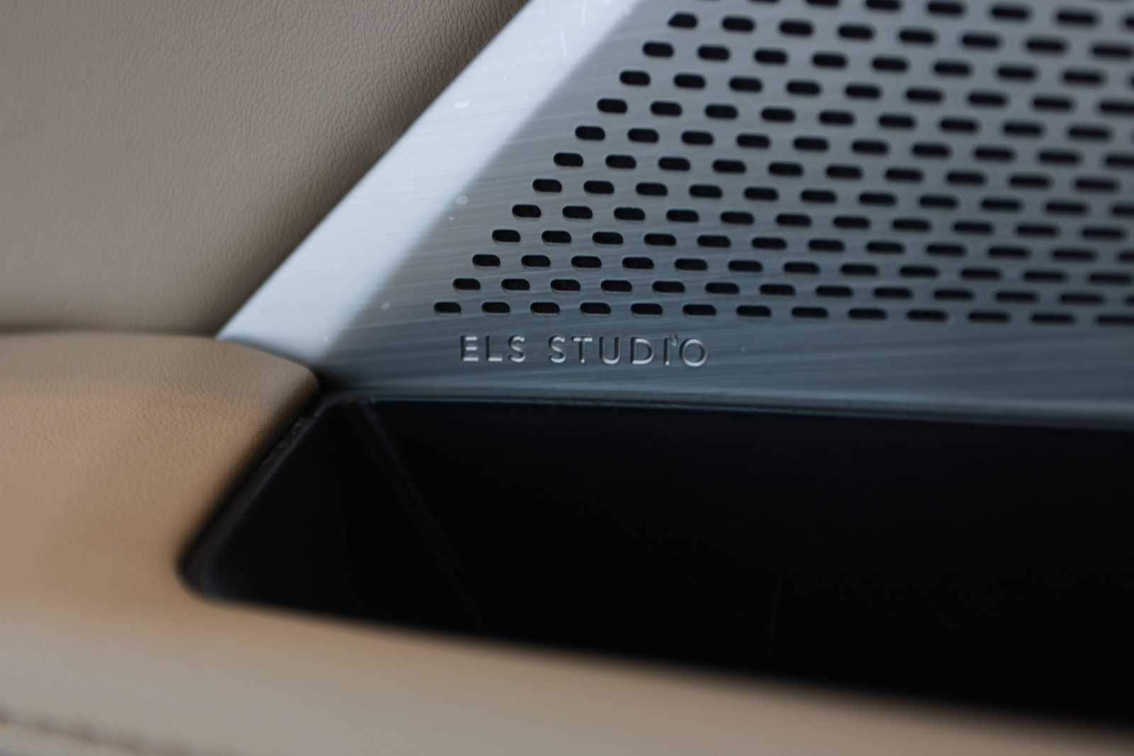 used 2023 Acura MDX car, priced at $37,797