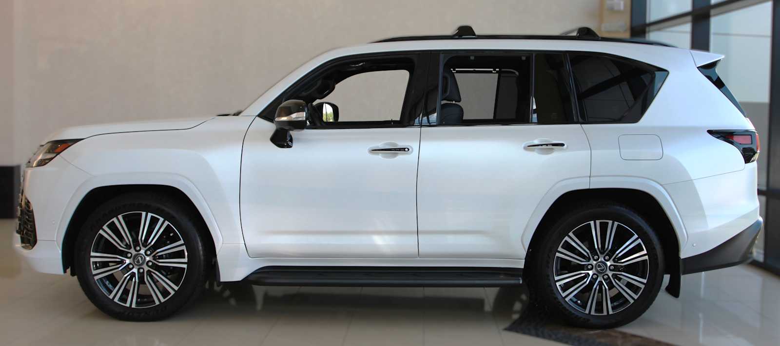 2025 Lexus LX Luxury - Photo 12
