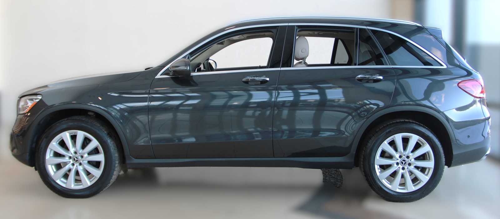 used 2020 Mercedes-Benz GLC 300 car, priced at $20,497