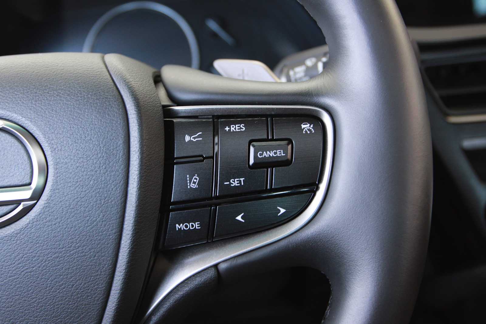 used 2025 Lexus ES 300h car, priced at $44,497