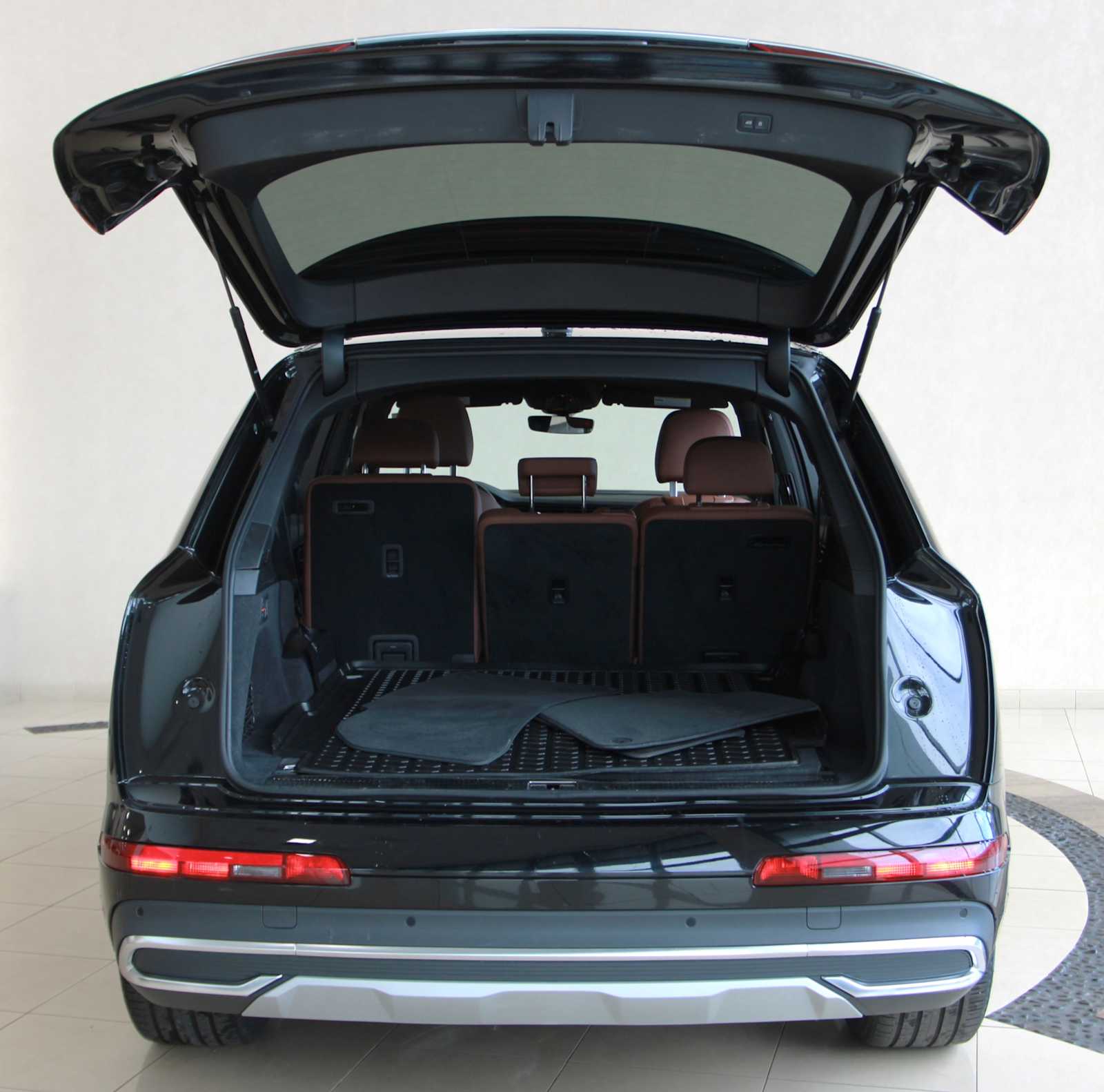 used 2023 Audi Q7 car, priced at $38,497