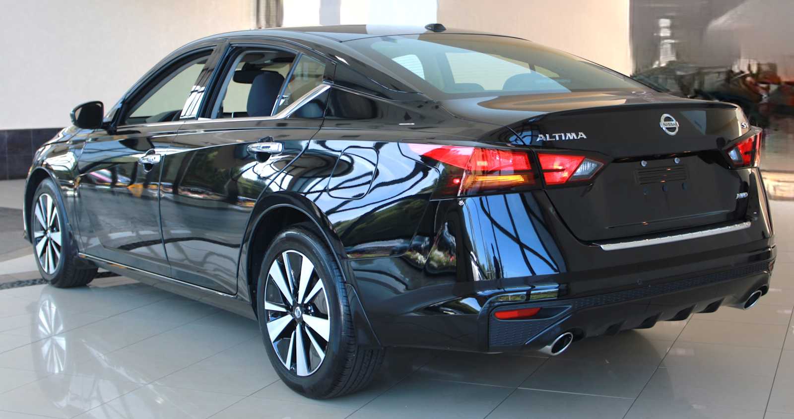 2020 Nissan Altima SV photo 3