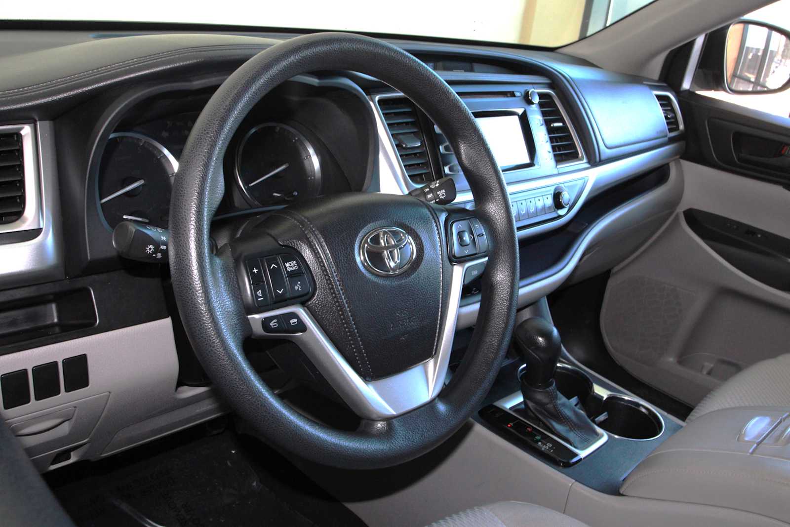 used 2015 Toyota Highlander car, priced at $18,197