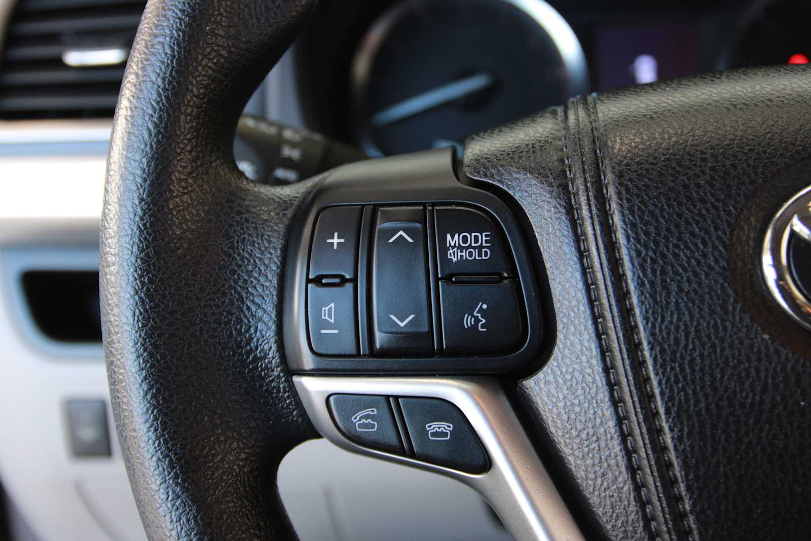 used 2015 Toyota Highlander car, priced at $18,197