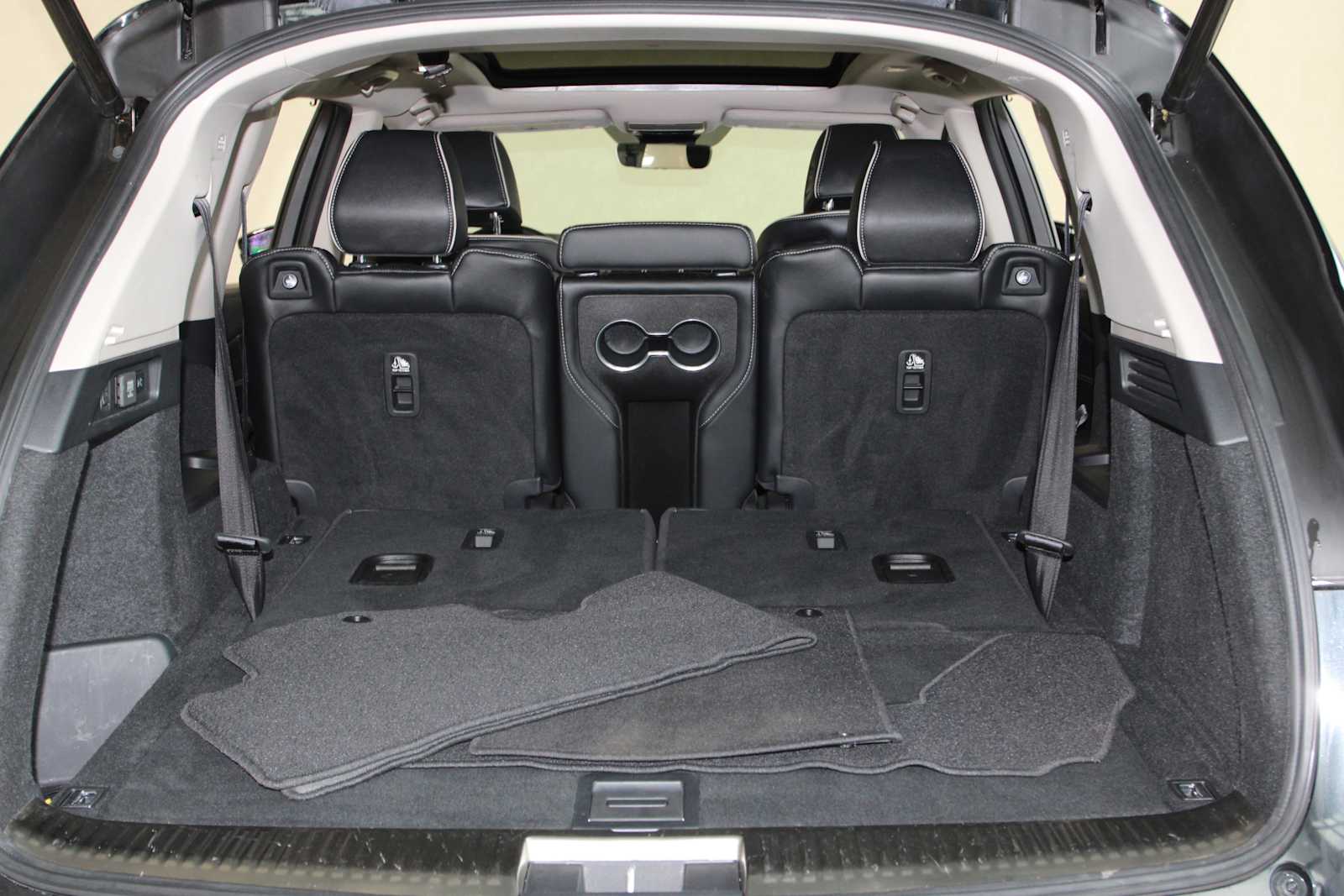 used 2023 Acura MDX car, priced at $41,497