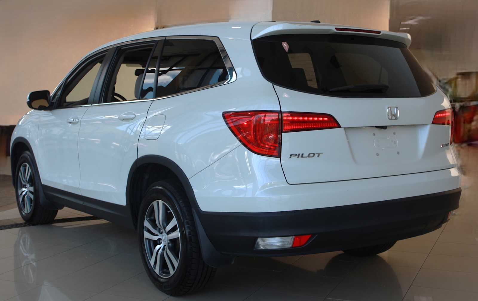 2016 Honda Pilot EX-L photo 3