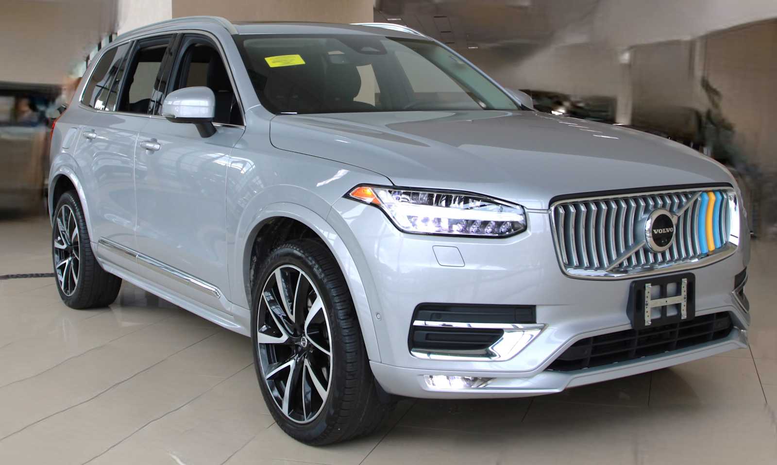 2023 Volvo XC90 Plus's photo