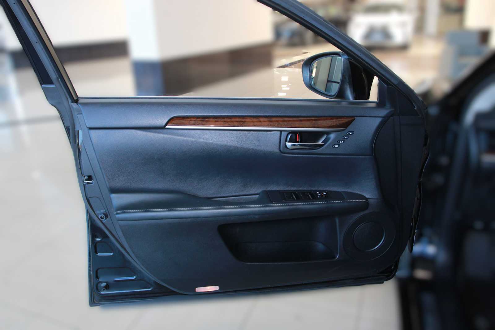 used 2015 Lexus ES 350 car, priced at $17,497