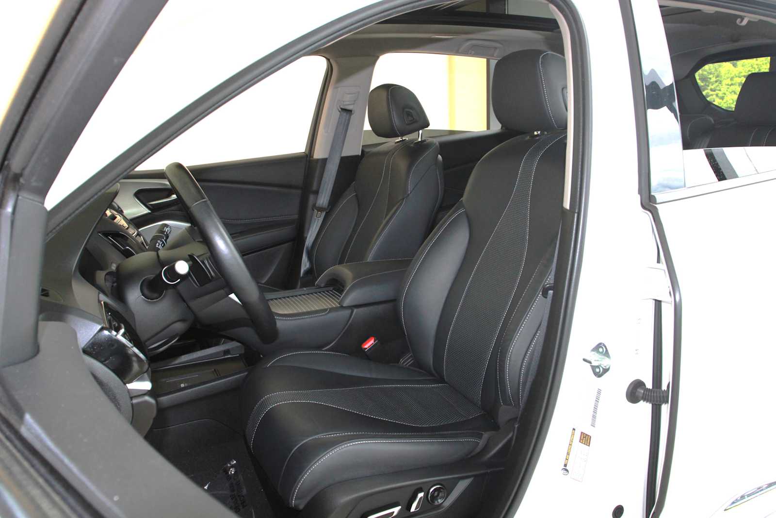 used 2024 Acura RDX car, priced at $36,997