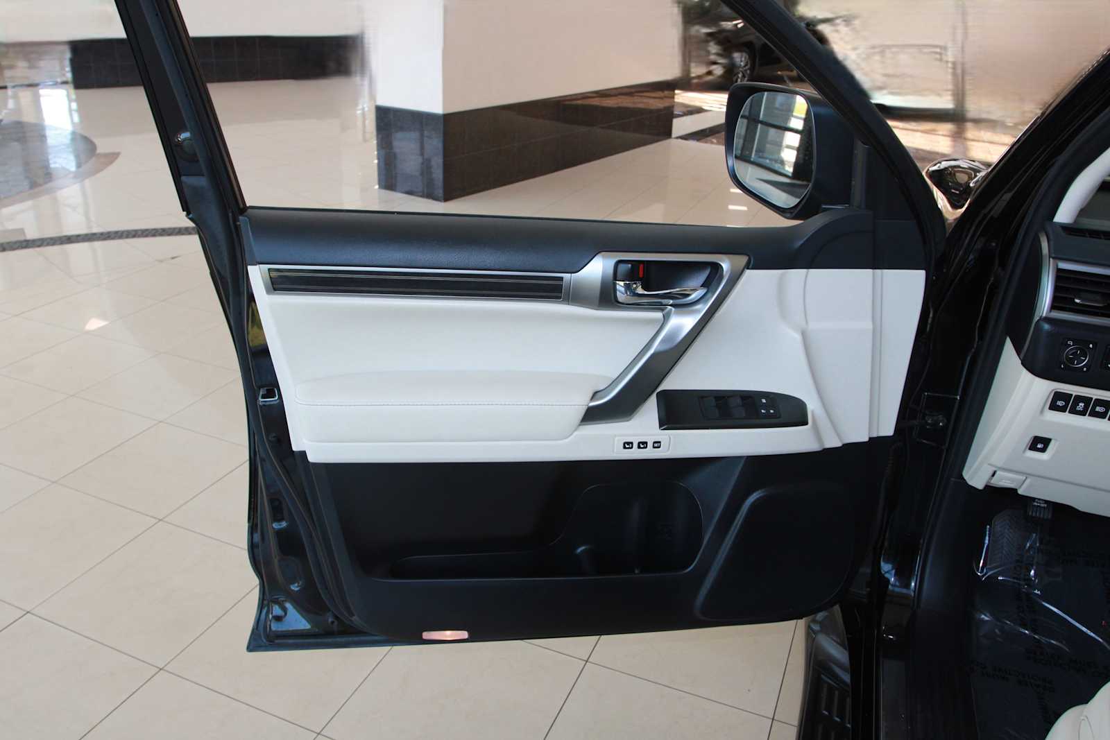 used 2023 Lexus GX 460 car, priced at $57,097