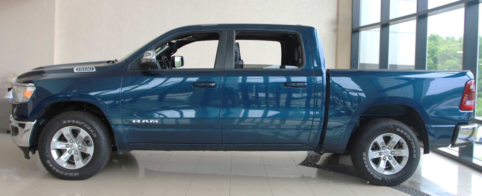 2024 RAM Ram 1500 Pickup Laramie - Photo 11