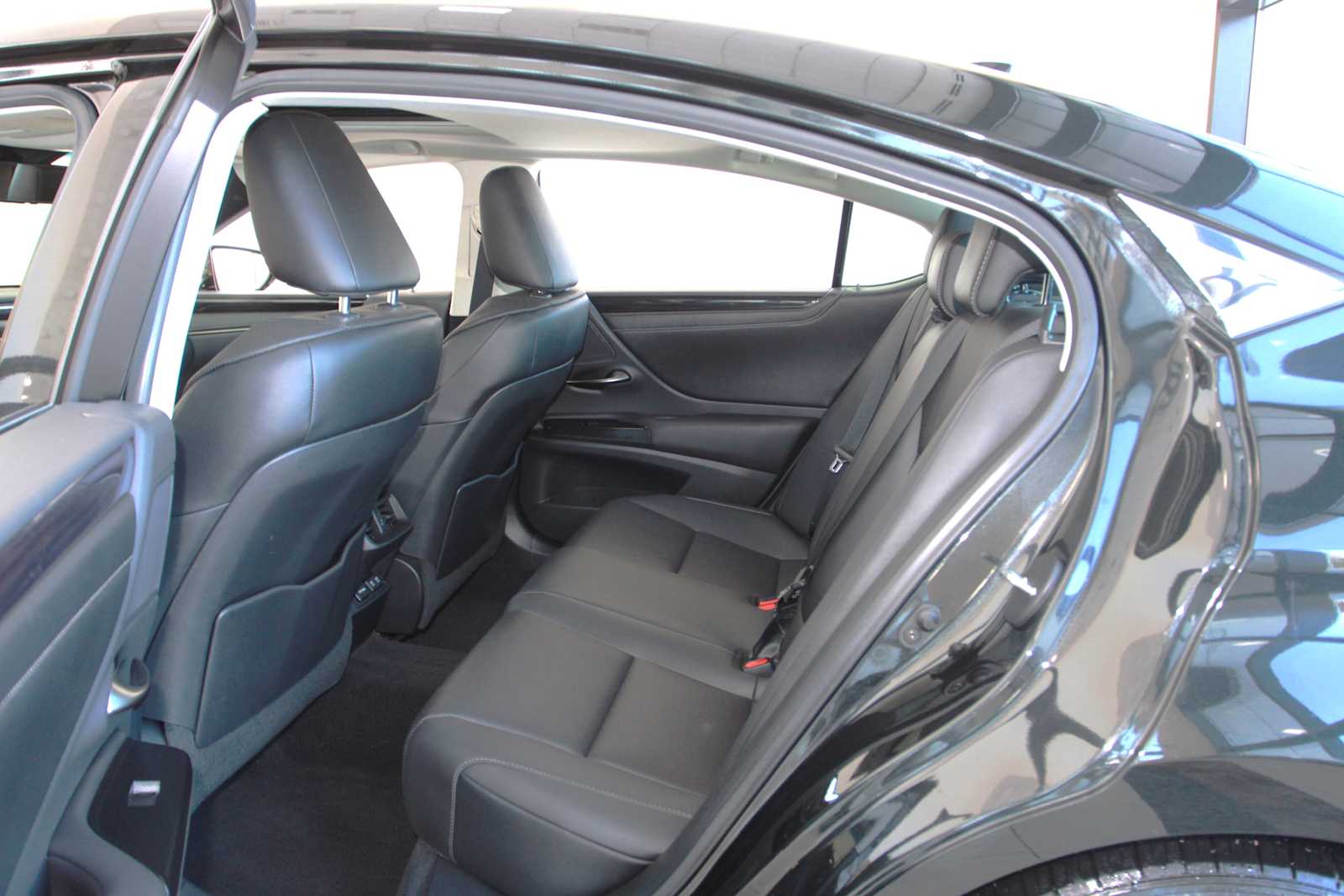 used 2021 Lexus ES 350 car, priced at $35,497