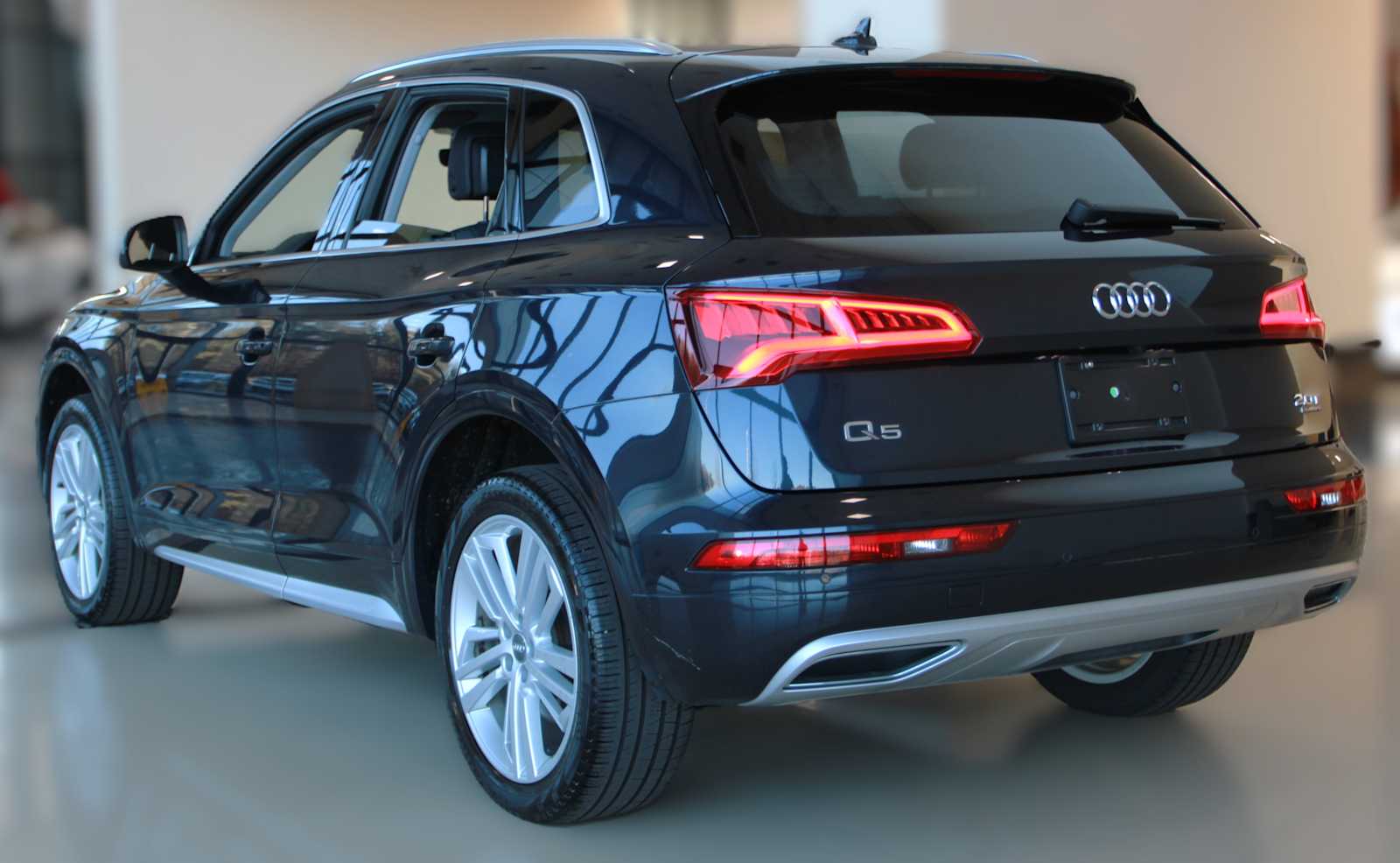 used 2018 Audi Q5 car, priced at $17,497