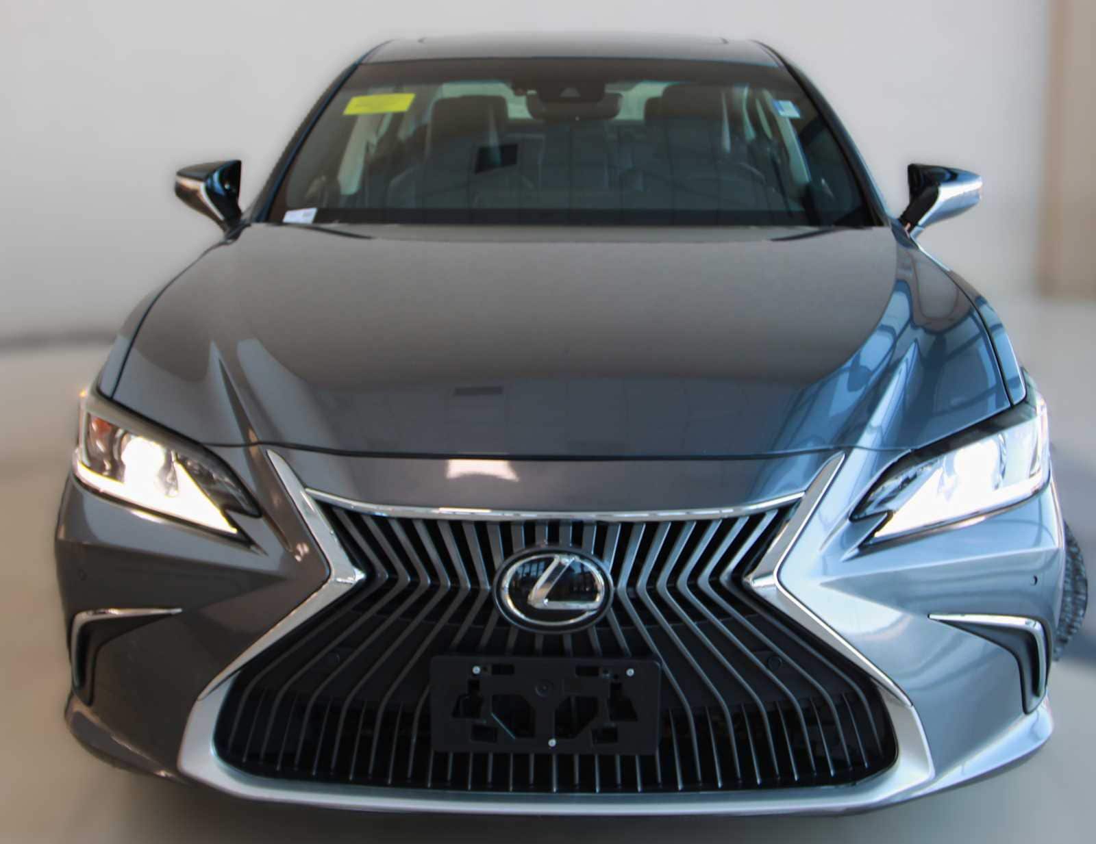 used 2020 Lexus ES 350 car, priced at $33,097