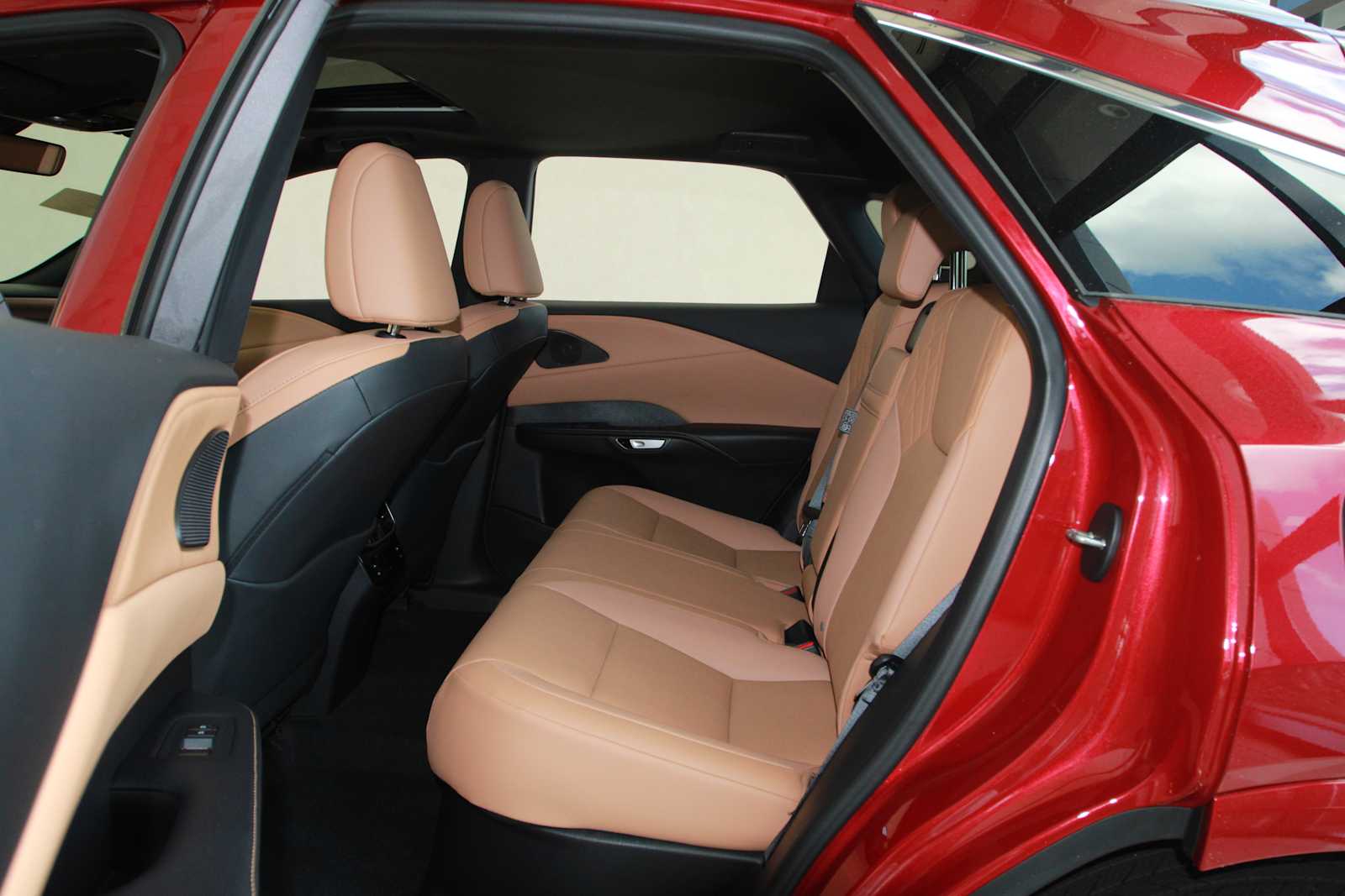 2025 Lexus RX 350 - Photo 24