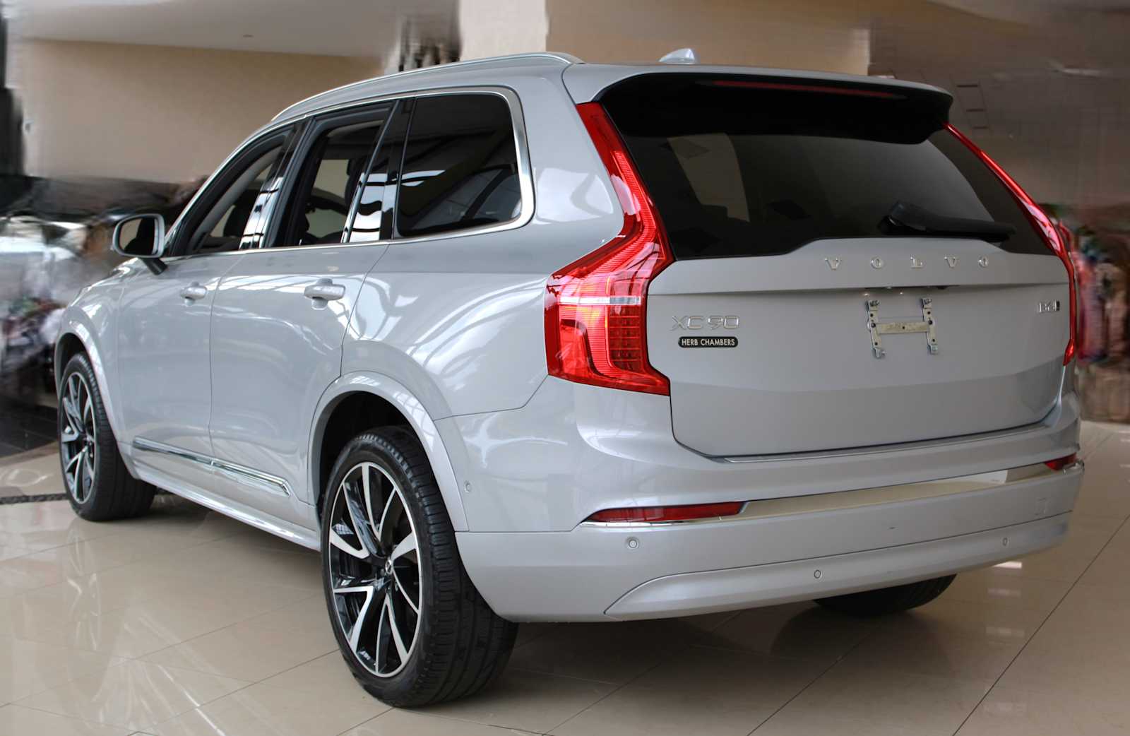 2023 Volvo XC90 Plus photo 2