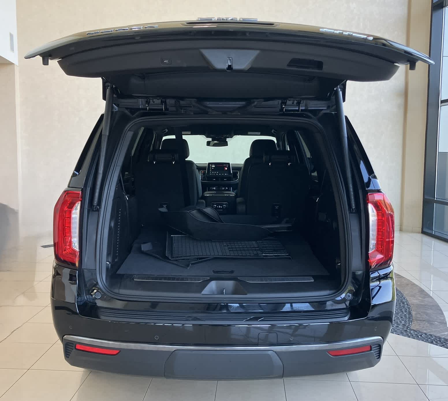 2024 Gmc Yukon AT4 photo 4
