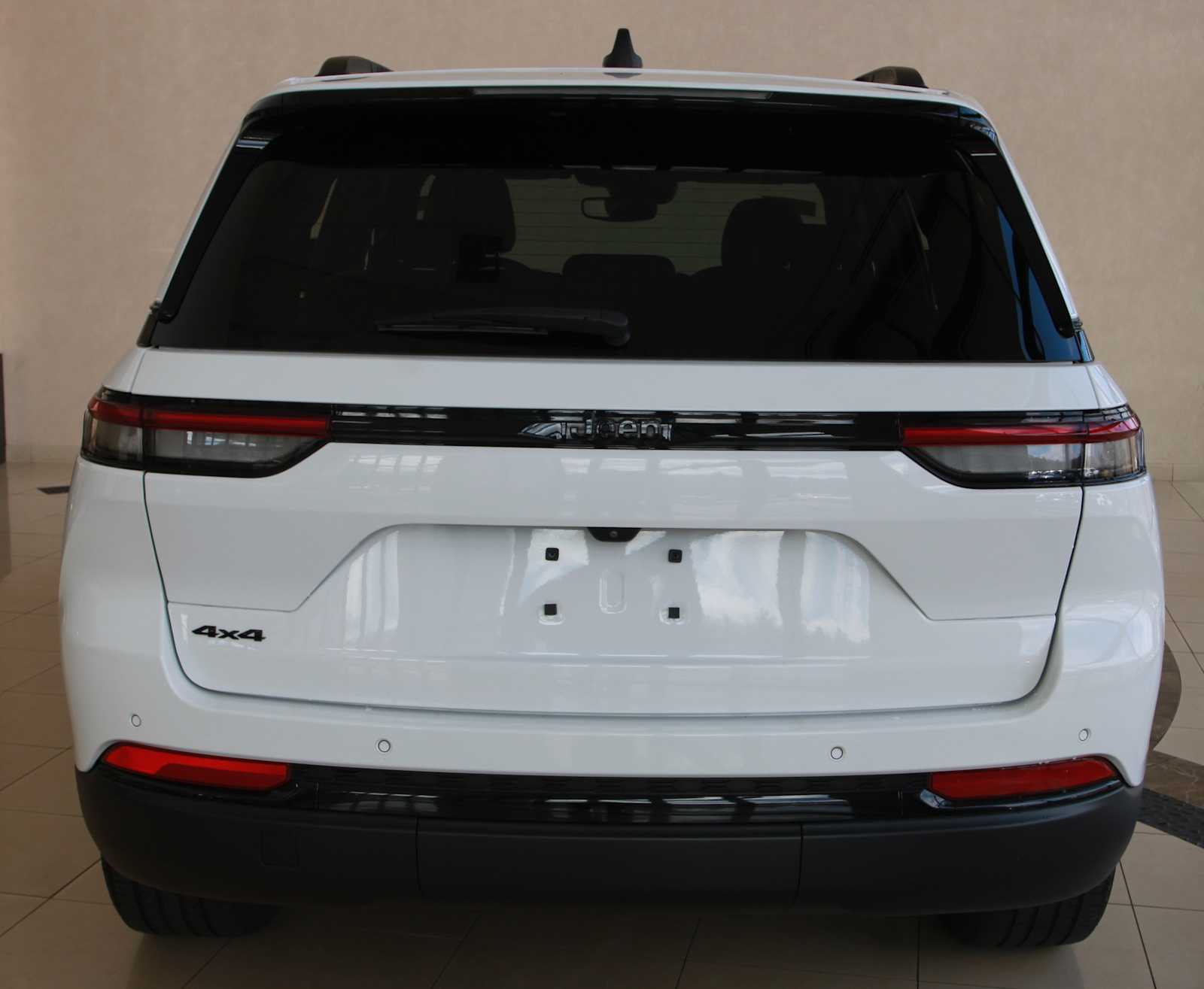 used 2023 Jeep Grand Cherokee car, priced at $30,497