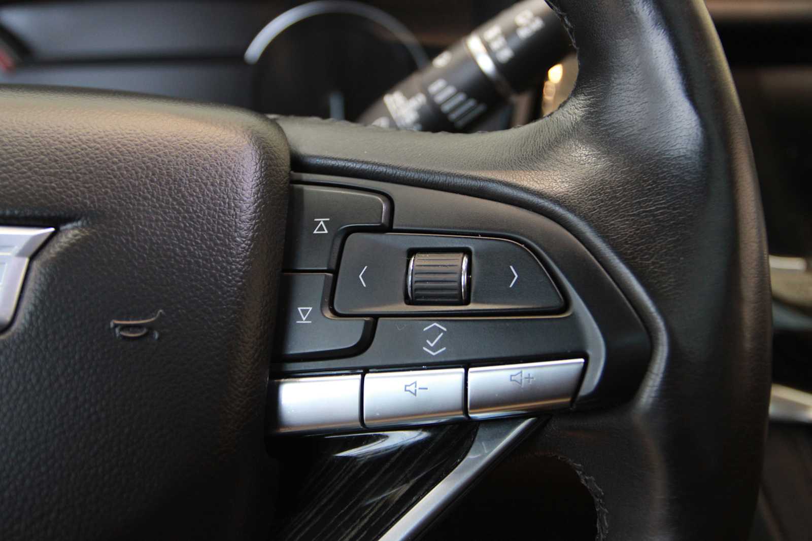 used 2020 Cadillac XT6 car, priced at $22,297