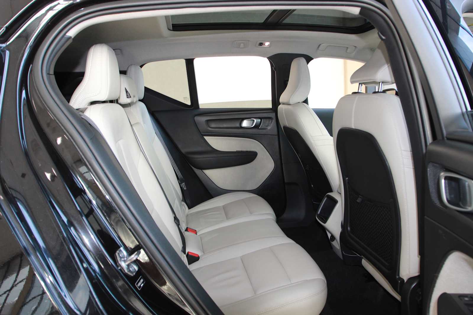 used 2020 Volvo XC40 car, priced at $17,497