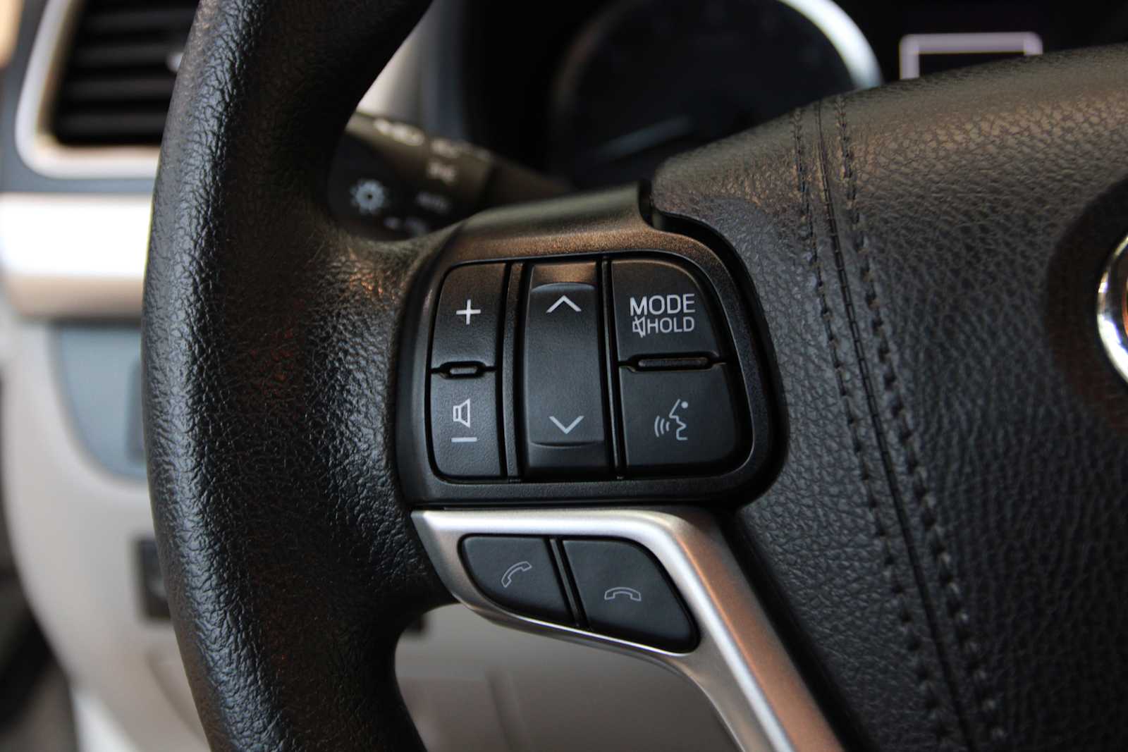 used 2019 Toyota Highlander car, priced at $28,497