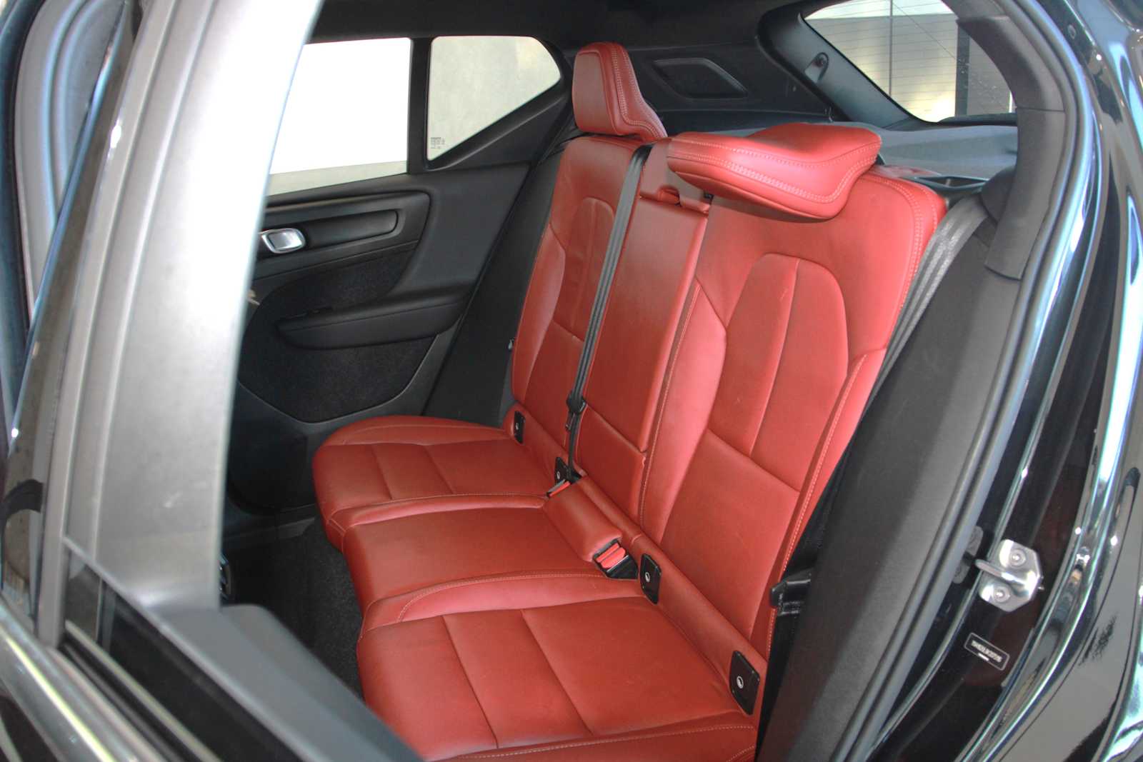 used 2019 Volvo XC40 car, priced at $17,697