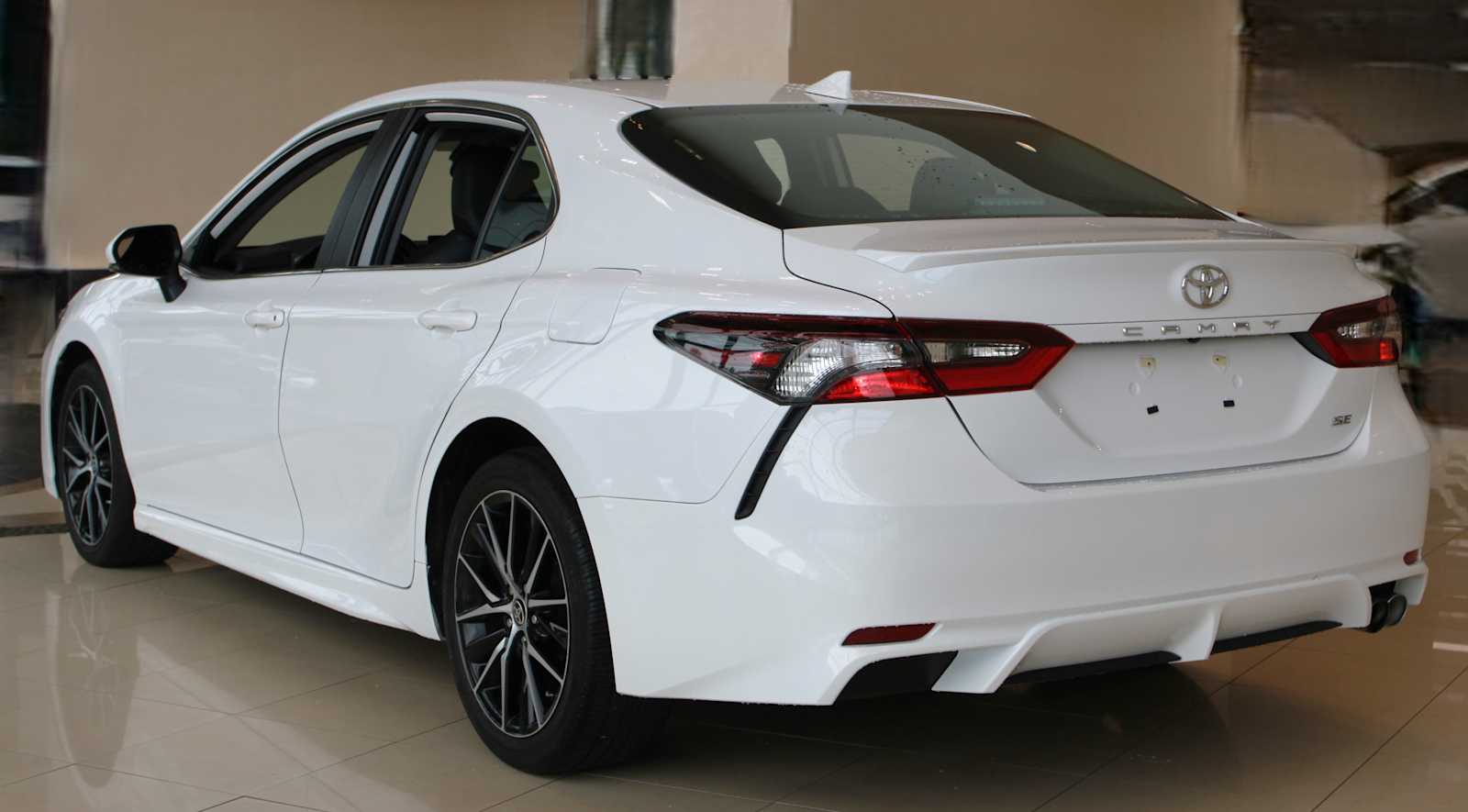 2023 Toyota Camry SE photo 3