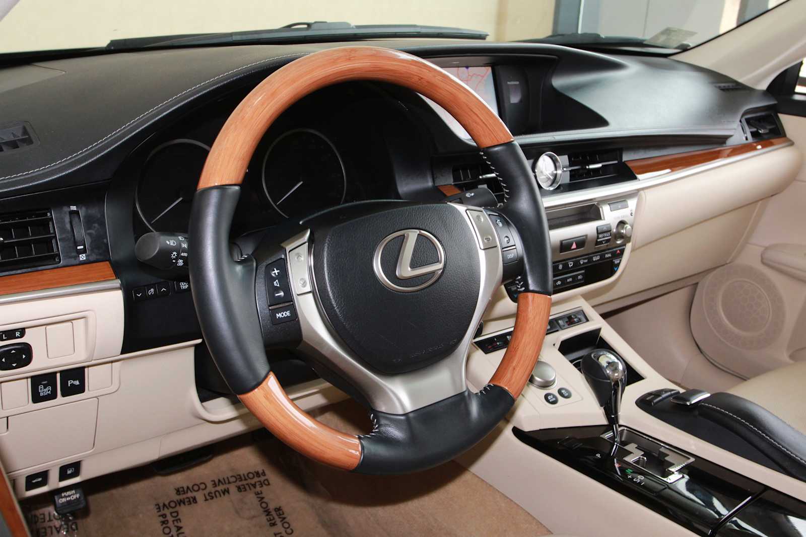 used 2014 Lexus ES 300h car, priced at $15,997