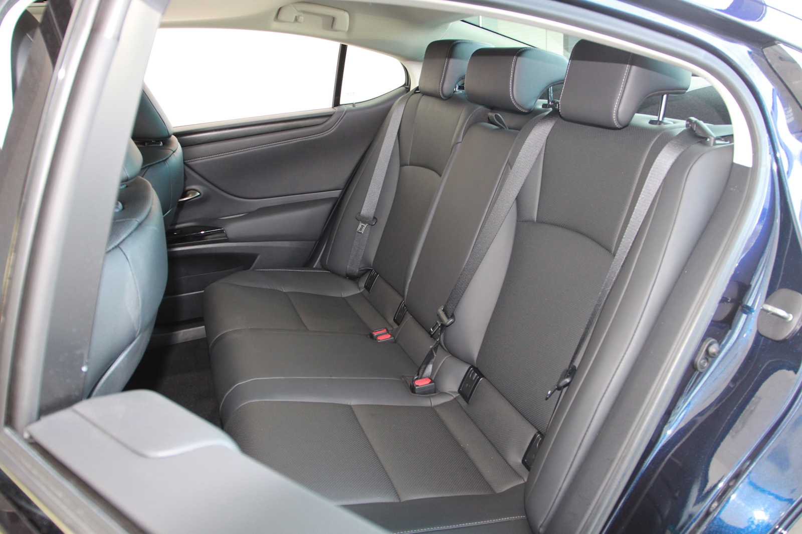 used 2025 Lexus ES 300h car, priced at $44,497