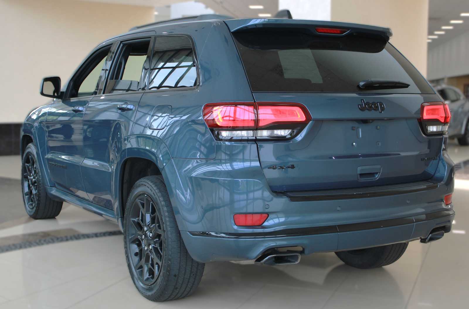 used 2021 Jeep Grand Cherokee car, priced at $21,497