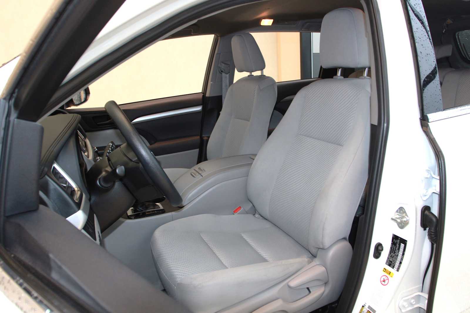 used 2019 Toyota Highlander car, priced at $28,497