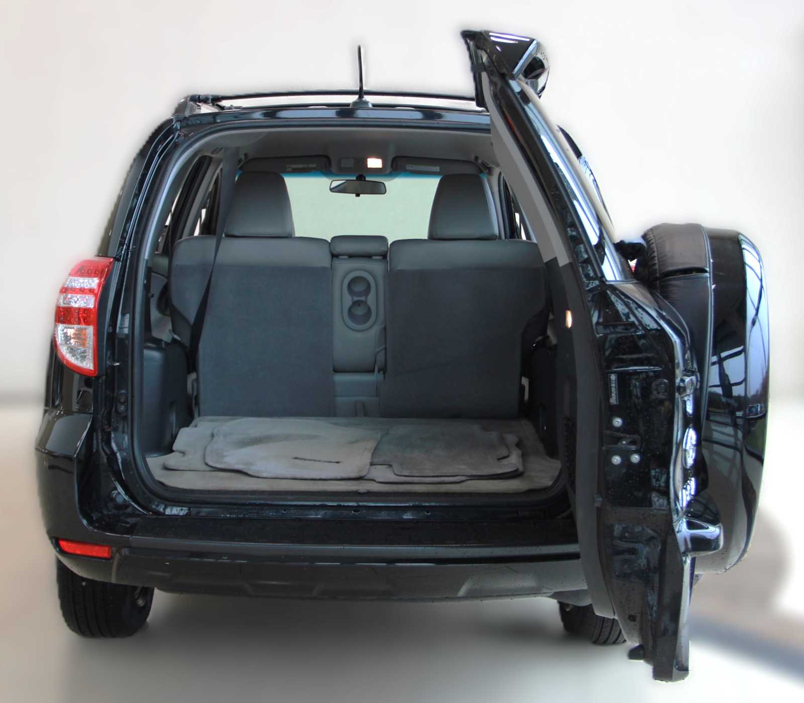 2012 Toyota RAV4 photo 4