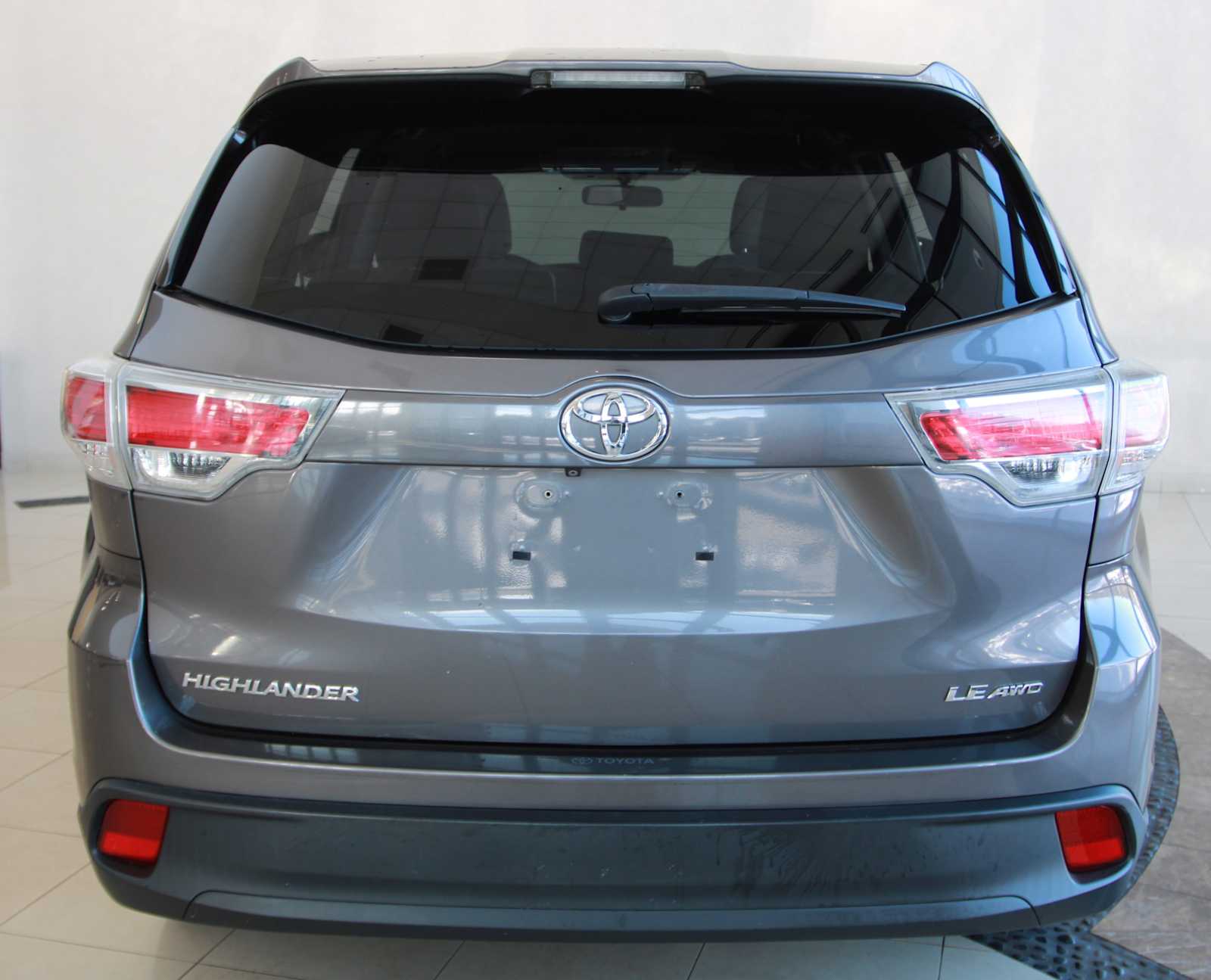 used 2015 Toyota Highlander car, priced at $18,197