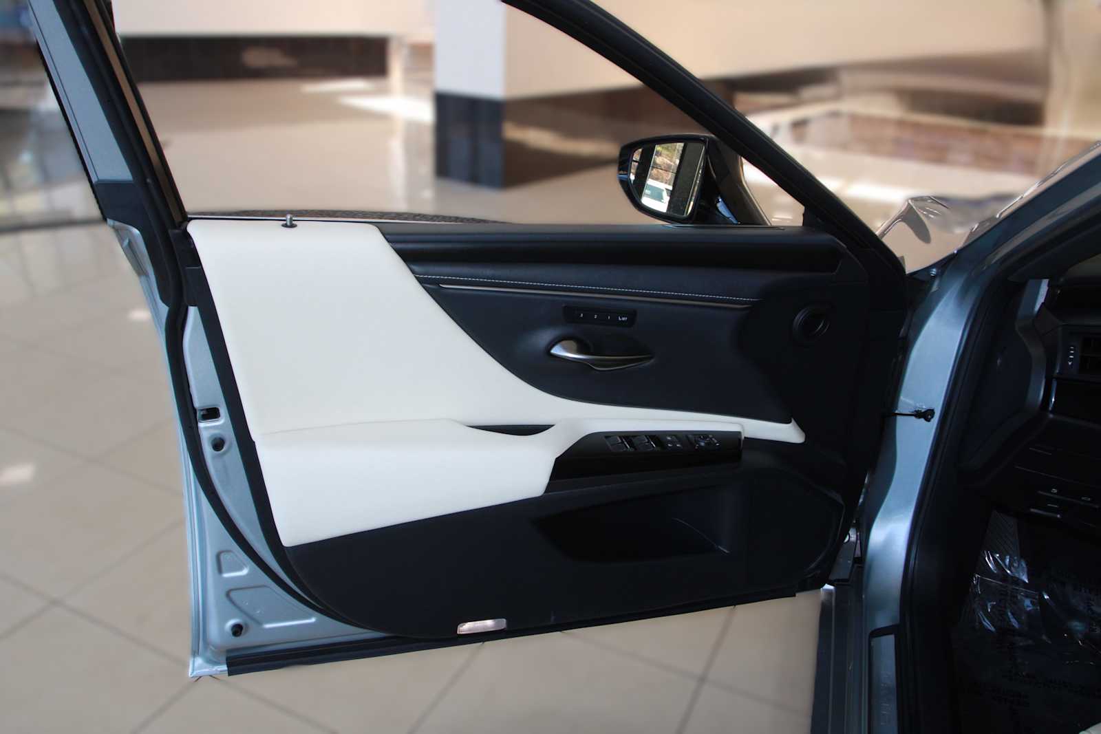 used 2022 Lexus ES 250 car, priced at $35,497