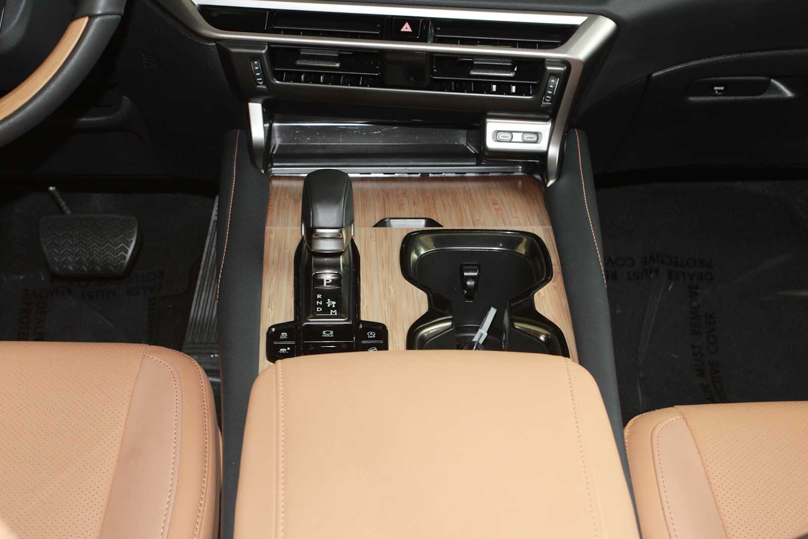 2025 Lexus RX 350 - Photo 32