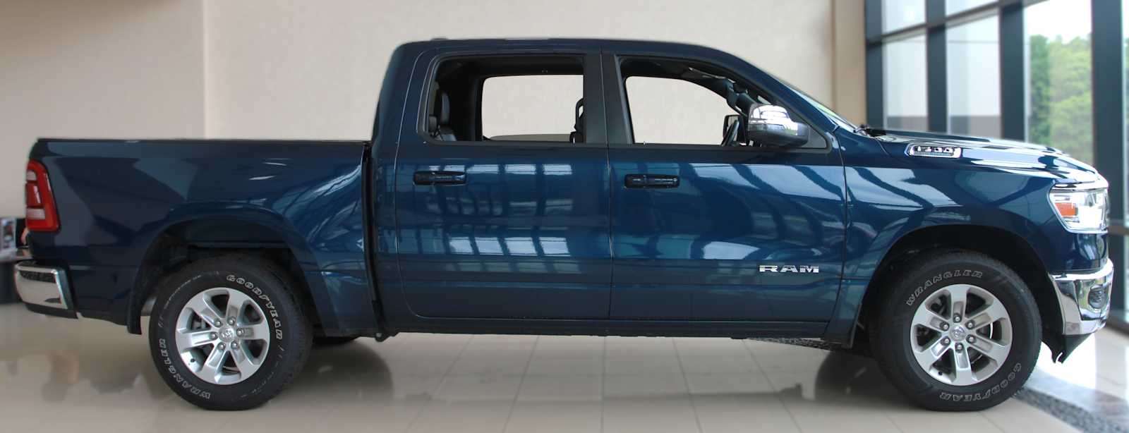 2024 RAM Ram 1500 Pickup Laramie - Photo 12