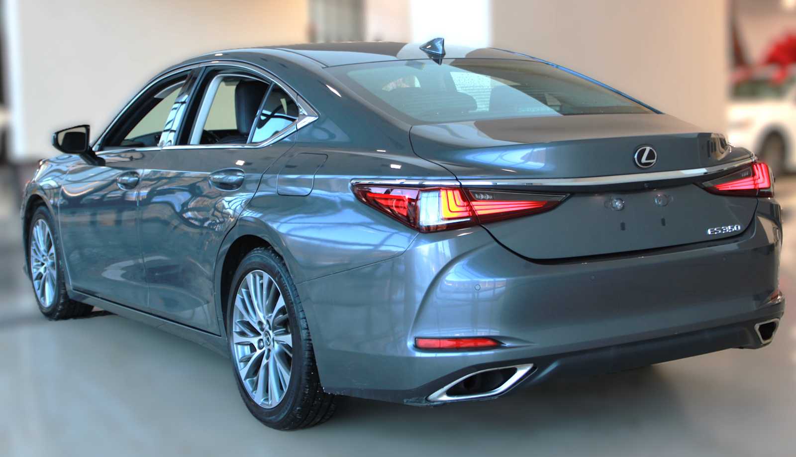 used 2020 Lexus ES 350 car, priced at $33,097