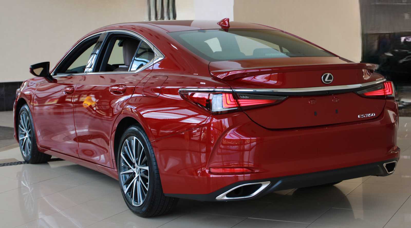 2023 Lexus ES 350 photo 3