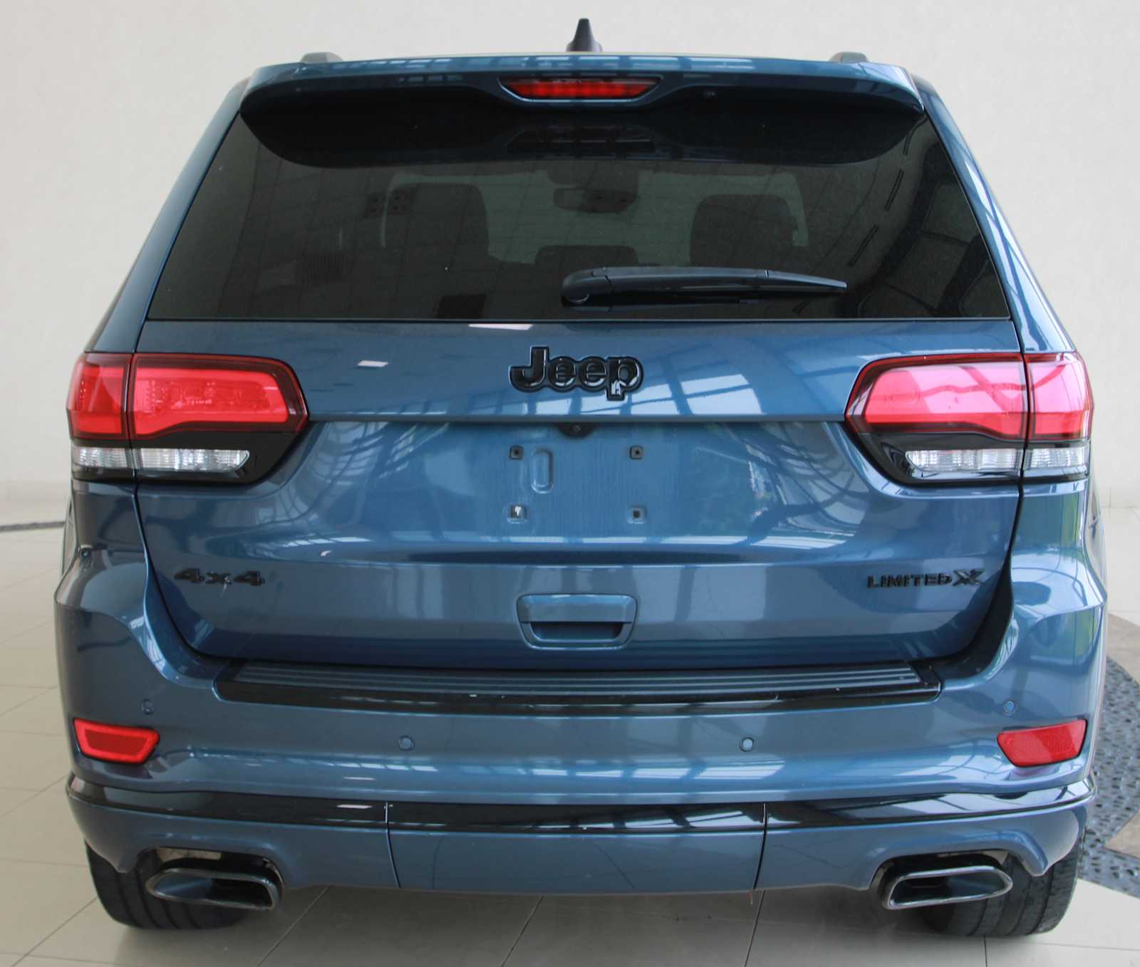 used 2021 Jeep Grand Cherokee car, priced at $21,497