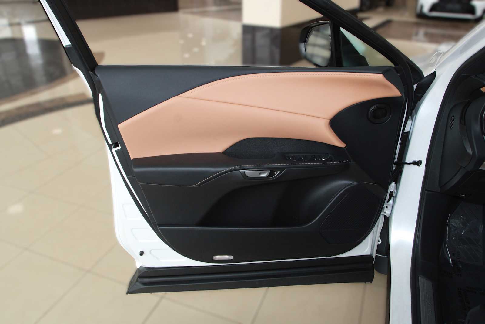 2025 Lexus RX 350 - Photo 22