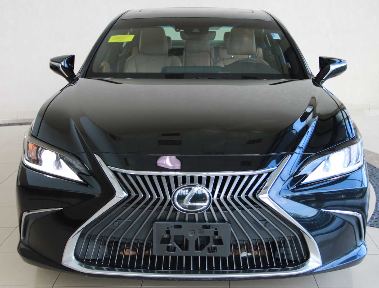 2019 Lexus ES 350 photo 2