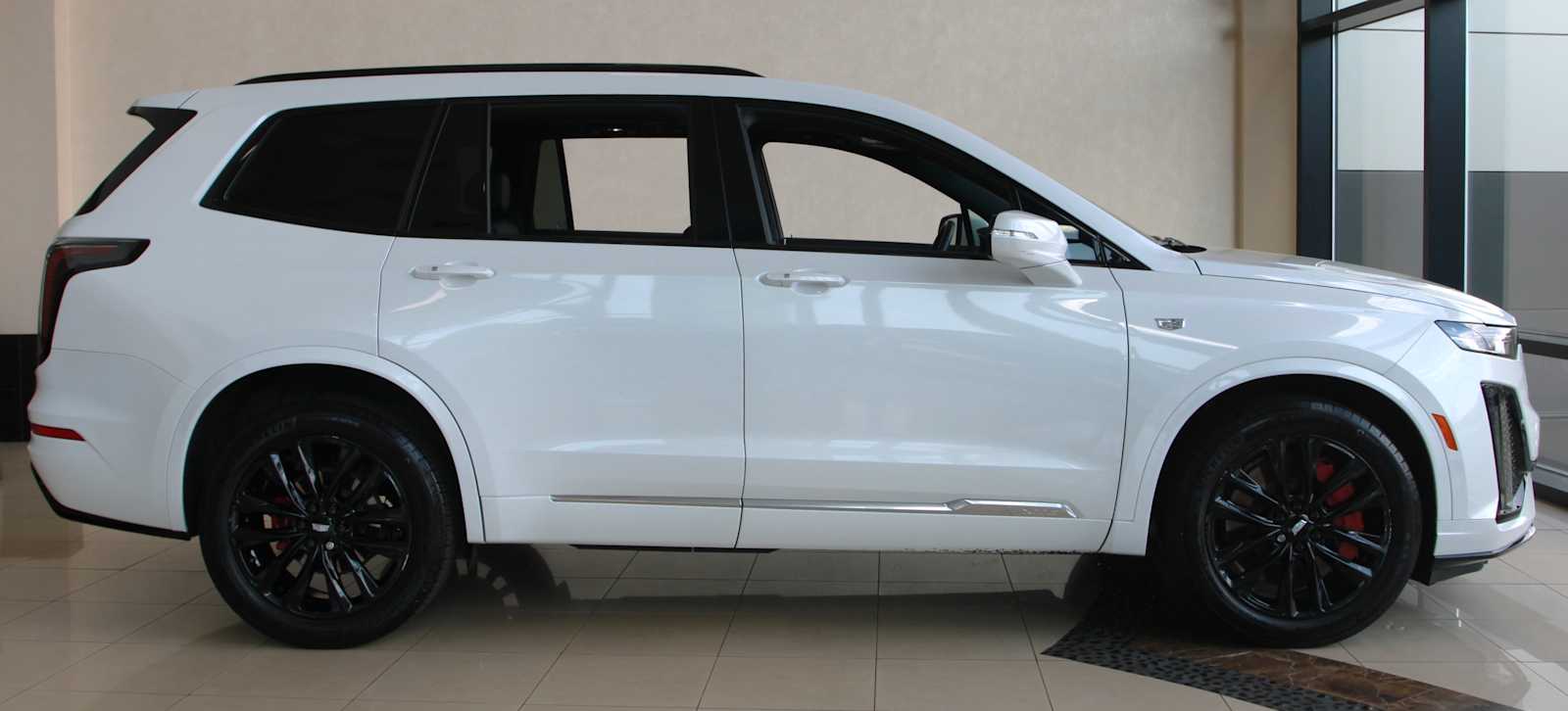 used 2023 Cadillac XT6 car, priced at $40,497
