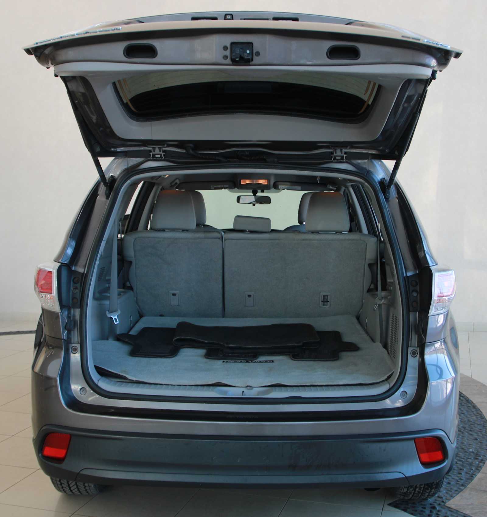 used 2015 Toyota Highlander car, priced at $18,197