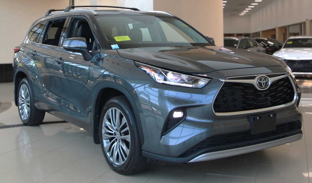 Used 2021 Toyota Highlander Platinum SUV