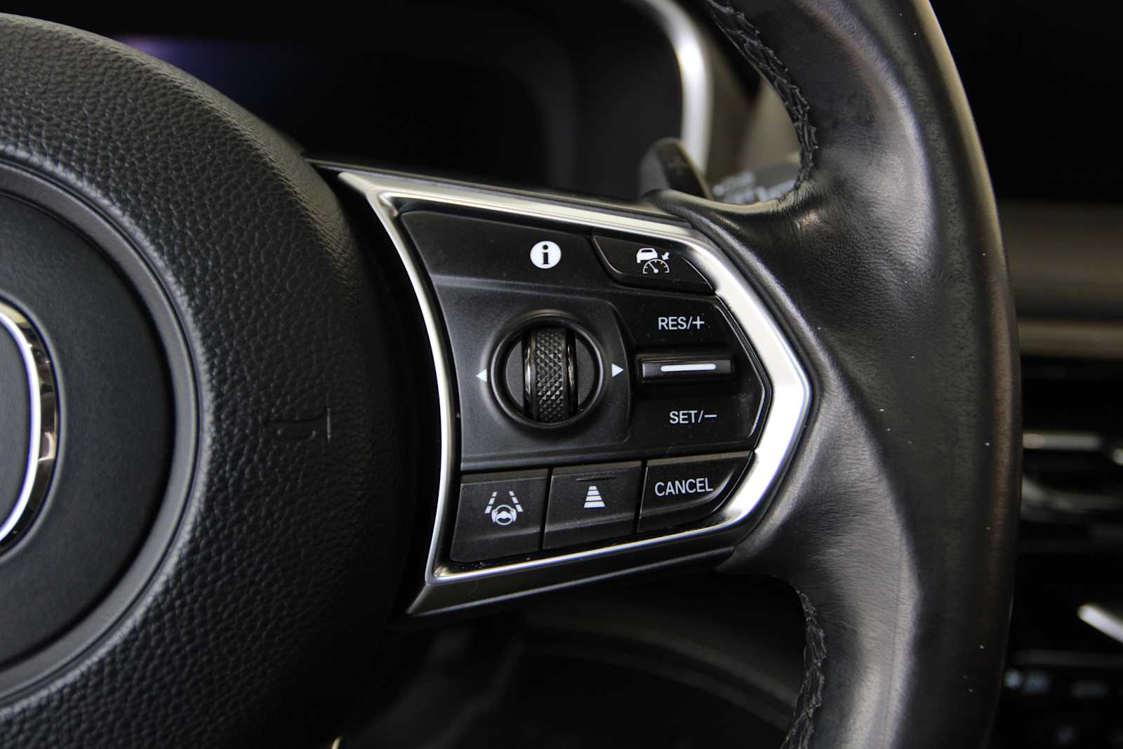 used 2023 Acura MDX car, priced at $41,497